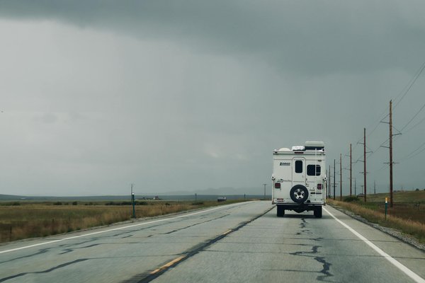 Pourquoi opter pour une voiture électrique au lieu d'un modèle hybride ?